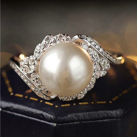 925 Sterling Silver Pearl Ring Size 7 - Picture 3 of 5